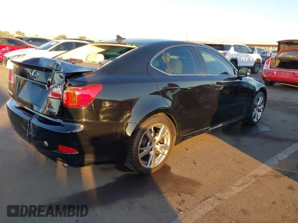 ✅ 2010 Lexus IS 250 • VIN: JTHBF5C20A5118408 • Lot: 43627358. Wystawiony na IAAI z przebiegiem 124 465 mil. Bezpłatny archiwum sprzedaży aukcyjnych z USA i szczegółowy raport historii pojazdu na DreamBid. Zdjęcie 4.