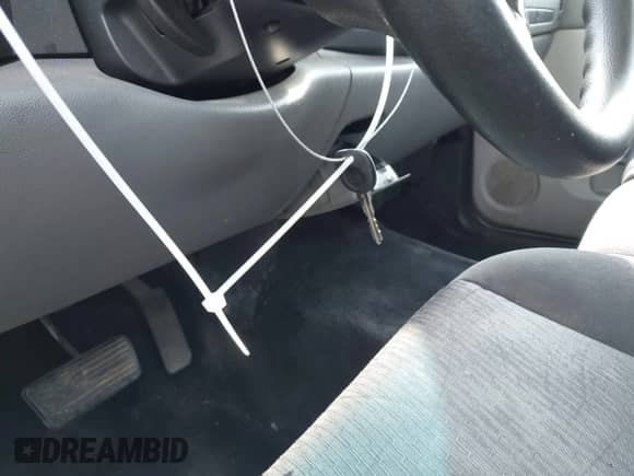 2012 Chevrolet Silverado 1500 Work Truck z VIN 1GCRCPEA9CZ295723, wystawiony jako IAAI lot #42378857 z przebiegiem 203 137 mil mil oraz . Historia ofert i sprzedaży dostępna na DreamBid. Obrazek 11.