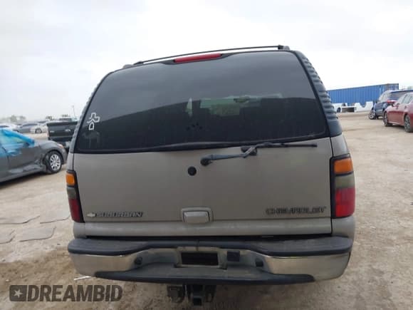 ✅ 2005 Chevrolet Suburban LT • VIN: 3GNEC16Z05G278514 • Lot: 42037219. Listed on IAAI with 229,903 mi. Free auction sales archive from the USA and detailed vehicle history report at DreamBid. Image 16.