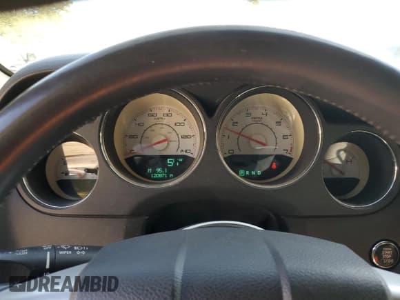 ✅ 2014 Dodge Challenger SXT • VIN: 2C3CDYAGXEH149633 • Lot: 75196874. Wystawiony na Copart z przebiegiem 120 871 mil. Bezpłatny archiwum sprzedaży aukcyjnych z USA i szczegółowy raport historii pojazdu na DreamBid. Zdjęcie 9.