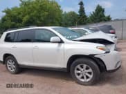 ✅ 2013 Toyota Highlander Plus • VIN: 5TDBK3EH7DS243892 • Lot: 42830358. Listed on IAAI with Not provided. Free auction sales archive from the USA and detailed vehicle history report at DreamBid. Image 12.