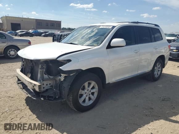 ✅ 2013 Toyota Highlander SE • VIN: 5TDZK3EH5DS103015 • Лот: 81876345. Опубликован ранее на Copart с пробегом 173 139 миль. Бесплатный доступ к архиву аукционных продаж из США и подробный отчёт об истории автомобиля на DreamBid. Изображение 1.