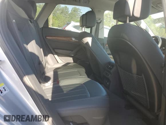 ✅ 2023 Audi Q5 Premium • VIN: WA1ABAFY2P2048917 • Lot: 56557675. Wystawiony na Copart z przebiegiem 59 113 mil. Bezpłatny archiwum sprzedaży aukcyjnych z USA i szczegółowy raport historii pojazdu na DreamBid. Zdjęcie 11.