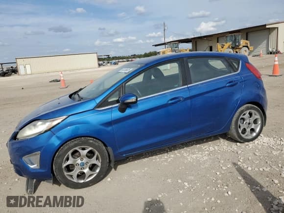 ✅ 2011 Ford Fiesta SES • VIN: 3FADP4FJXBM108667 • Lot: 90138635. Wystawiony na Copart z przebiegiem 136 870 mil. Bezpłatny archiwum sprzedaży aukcyjnych z USA i szczegółowy raport historii pojazdu na DreamBid. Zdjęcie 1.