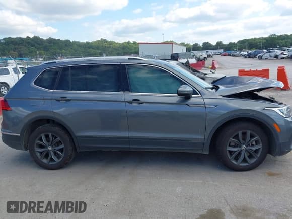 ✅ 2022 Volkswagen Tiguan SE • VIN: 3VV2B7AX7NM125459 • Лот: 43043601. Опубликован ранее на IAAI с пробегом 58 638 миль. Бесплатный доступ к архиву аукционных продаж из США и подробный отчёт об истории автомобиля на DreamBid. Изображение 13.