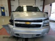 ✅ 2014 Chevrolet Suburban LT • VIN: 1GNSKJE77ER120211 • Lot: 62469424. Wystawiony na Copart z przebiegiem 213 282 mil. Bezpłatny archiwum sprzedaży aukcyjnych z USA i szczegółowy raport historii pojazdu na DreamBid. Zdjęcie 5.