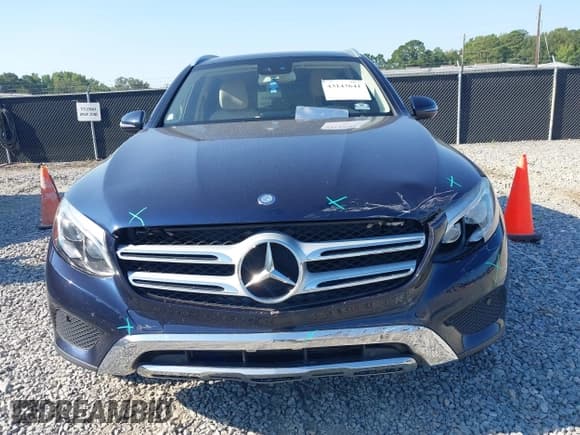 ✅ 2016 Mercedes-Benz GLC 300 • VIN: WDC0G4JB3GF019906 • Lot: 43143641. Listed on IAAI with 127,650 mi. Free auction sales archive from the USA and detailed vehicle history report at DreamBid. Image 12.
