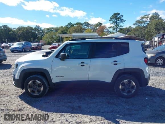 ✅ 2017 Jeep Renegade Sport • VIN: ZACCJBAB5HPG19219 • Lot: 43586894. Wystawiony na IAAI z przebiegiem 144 899 mil. Bezpłatny archiwum sprzedaży aukcyjnych z USA i szczegółowy raport historii pojazdu na DreamBid. Zdjęcie 14.