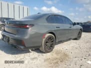 ✅ 2023 BMW 7 Series 760i xDrive • VIN: WBA33EJ09PCM54270 • Лот: 56201195. Опубликован ранее на Copart с пробегом 39 708 миль. Бесплатный доступ к архиву аукционных продаж из США и подробный отчёт об истории автомобиля на DreamBid. Изображение 3.