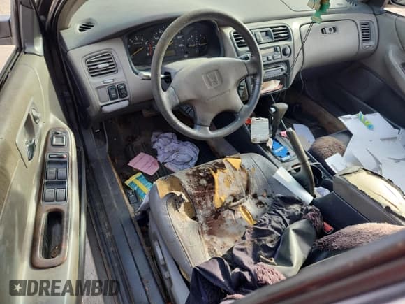 ✅ 2000 Honda Accord EX • VIN: 1HGCG1655YA008667 • Lot: 72018905. Listed on Copart with Not provided. Free auction sales archive from the USA and detailed vehicle history report at DreamBid. Image 8.