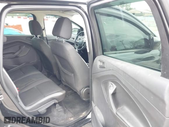 ✅ 2014 Ford Escape S • VIN: 1FMCU0F73EUB77143 • Lot: 42999070. Wystawiony na IAAI z przebiegiem 97 720 mil. Bezpłatny archiwum sprzedaży aukcyjnych z USA i szczegółowy raport historii pojazdu na DreamBid. Zdjęcie 8.