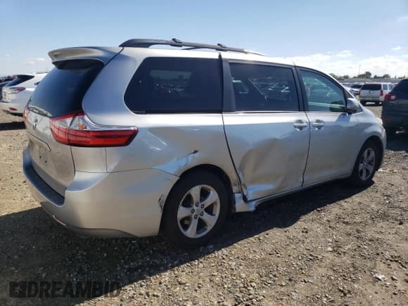 ✅ 2015 Toyota Sienna LE • VIN: 5TDKK3DC5FS680542 • Lot: 86892505. Listed on Copart with 120,017 mi. Free auction sales archive from the USA and detailed vehicle history report at DreamBid. Image 3.