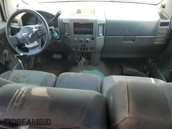 ✅ 2005 Nissan Titan XE • VIN: 1N6BA06AX5N574456 • Lot: 56887925. Wystawiony na Copart z przebiegiem 296 253 mil. Bezpłatny archiwum sprzedaży aukcyjnych z USA i szczegółowy raport historii pojazdu na DreamBid. Zdjęcie 8.