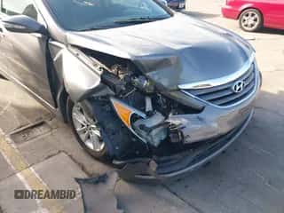 2014 Hyundai Sonata GLS с VIN 5NPEB4AC9EH909199, выставлен на аукционе IAAI как лот 43249075 с пробегом 128 884 миль миль и . История ставок и продаж доступна на DreamBid. Изображение 6.