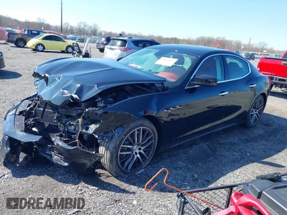 ✅ 2018 Maserati Ghibli S Q4 • VIN: ZAM57YTA3J1299947 • Лот: 41933437. Опубликован ранее на IAAI с пробегом 13 966 миль. Бесплатный доступ к архиву аукционных продаж из США и подробный отчёт об истории автомобиля на DreamBid. Изображение 17.