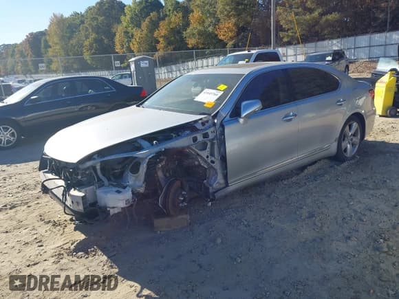 ✅ 2010 Lexus LS 460 L • VIN: JTHGL5EF0A5039898 • Lot: 43445760. Wystawiony na IAAI z przebiegiem 160 516 mil. Bezpłatny archiwum sprzedaży aukcyjnych z USA i szczegółowy raport historii pojazdu na DreamBid. Zdjęcie 2.