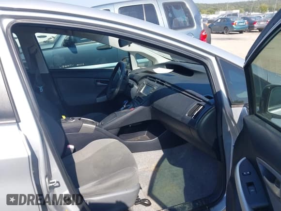 ✅ 2013 Toyota Prius Four • VIN: JTDKN3DU8D5601934 • Lot: 43440276. Listed on IAAI with 158,177 mi. Free auction sales archive from the USA and detailed vehicle history report at DreamBid. Image 5.