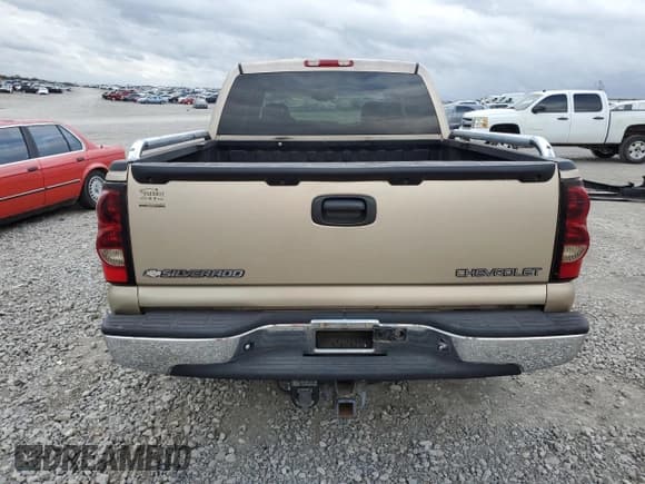 ✅ 2004 Chevrolet Silverado 1500 LS • VIN: 2GCEK13T541412243 • Lot: 77465974. Wystawiony na Copart z przebiegiem Nie podano. Bezpłatny archiwum sprzedaży aukcyjnych z USA i szczegółowy raport historii pojazdu na DreamBid. Zdjęcie 6.