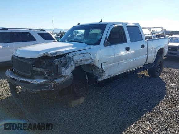 ✅ 2005 Chevrolet Silverado 2500HD LS • VIN: 1GCHK23245F872028 • Lot: 43368972. Listed on IAAI with 234,712 mi. Free auction sales archive from the USA and detailed vehicle history report at DreamBid. Image 2.