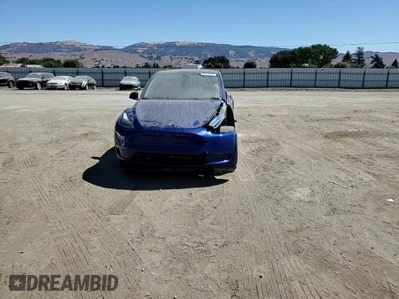 ✅ 2024 Tesla Model Y • VIN: 7SAYGDED2RF105318 • Lot: 68761365. Wystawiony na Copart z przebiegiem 11 646 mil. Bezpłatny archiwum sprzedaży aukcyjnych z USA i szczegółowy raport historii pojazdu na DreamBid. Zdjęcie 15.
