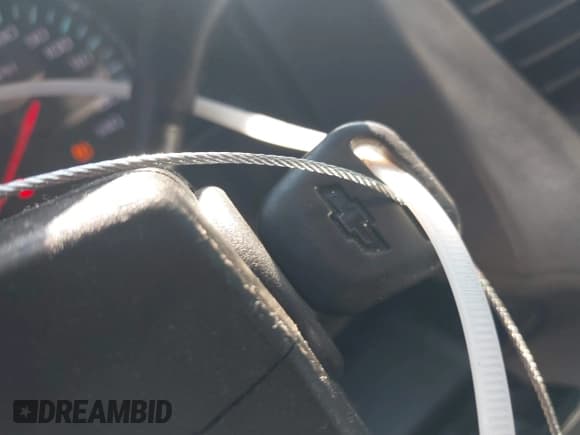 ✅ 2015 Chevrolet Suburban LT • VIN: 1GNSCJKC9FR271308 • Lot: 42896617. Wystawiony na IAAI z przebiegiem 202 547 mil. Bezpłatny archiwum sprzedaży aukcyjnych z USA i szczegółowy raport historii pojazdu na DreamBid. Zdjęcie 11.