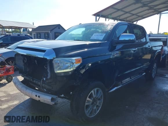 ✅ 2016 Toyota Tundra Platinum • VIN: 5TFAY5F17GX516044 • Lot: 42287201. Wystawiony na IAAI z przebiegiem 252 376 mil. Bezpłatny archiwum sprzedaży aukcyjnych z USA i szczegółowy raport historii pojazdu na DreamBid. Zdjęcie 2.