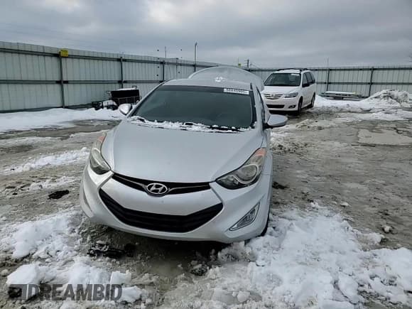 ✅ 2013 Hyundai Elantra SE • VIN: KMHDH6AE4DU018471 • Lot: 88840905. Wystawiony na Copart z przebiegiem 100 836 mil. Bezpłatny archiwum sprzedaży aukcyjnych z USA i szczegółowy raport historii pojazdu na DreamBid. Zdjęcie 10.