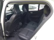 ✅ 2024 Volvo XC40 Ultimate Bright Theme • VIN: YV4L12UF8R2265543 • Lot: 42546549. Wystawiony na IAAI z przebiegiem Nie podano. Bezpłatny archiwum sprzedaży aukcyjnych z USA i szczegółowy raport historii pojazdu na DreamBid. Zdjęcie 8.