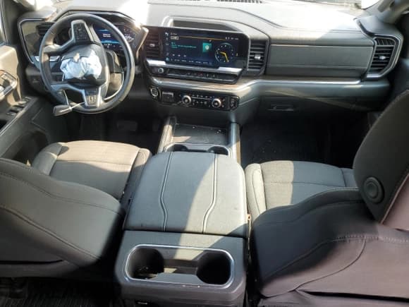 ✅ 2024 Chevrolet Silverado 2500HD • VIN: 2GC1YNE72R1100618 • Лот: 67485455. Опубликован ранее на Copart с пробегом 35 763 миль. Бесплатный доступ к архиву аукционных продаж из США и подробный отчёт об истории автомобиля на DreamBid. Изображение 8.