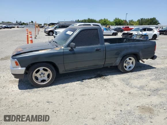 ✅ 1992 Toyota Pickup • VIN: 4TARN81A1NZ041749 • Lot: 59712055. Listed on Copart with 176,428 mi. Free auction sales archive from the USA and detailed vehicle history report at DreamBid. Image 1.