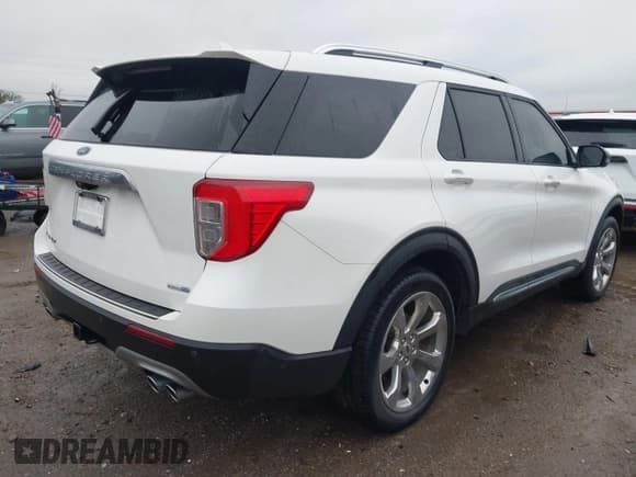 ✅ 2020 Ford Explorer Platinum • VIN: 1FM5K8HC3LGD16044 • Lot: 43529480. Wystawiony na IAAI z przebiegiem 70 677 mil. Bezpłatny archiwum sprzedaży aukcyjnych z USA i szczegółowy raport historii pojazdu na DreamBid. Zdjęcie 4.