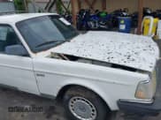 ✅ 1989 Volvo 240 DL • VIN: YV1AX8857K1831677 • Lot: 42486774. Wystawiony na IAAI z przebiegiem 224 292 mil. Bezpłatny archiwum sprzedaży aukcyjnych z USA i szczegółowy raport historii pojazdu na DreamBid. Zdjęcie 15.