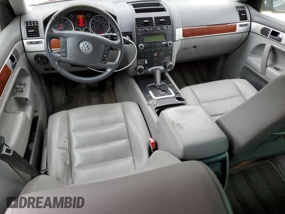 ✅ 2006 Volkswagen Touareg 3.2L V6 • VIN: WVGZG77L46D035570 • Lot: 60358595. Listed on Copart with 106,183 mi. Free auction sales archive from the USA and detailed vehicle history report at DreamBid. Image 8.