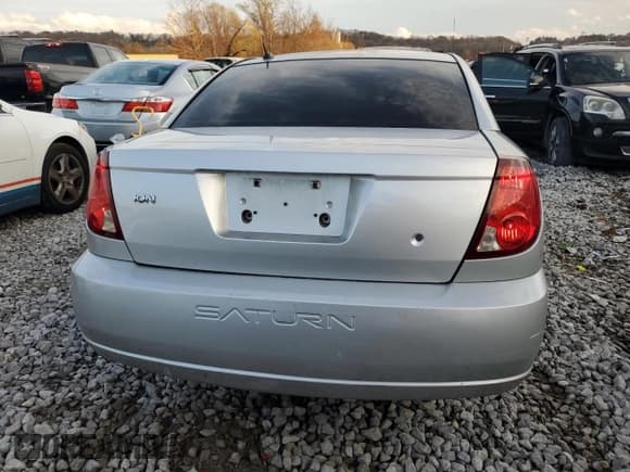 ✅ 2006 Saturn ION • VIN: 1G8AW15F66Z103900 • Lot: 80871444. Wystawiony na Copart z przebiegiem 133 669 mil. Bezpłatny archiwum sprzedaży aukcyjnych z USA i szczegółowy raport historii pojazdu na DreamBid. Zdjęcie 6.