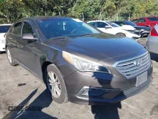 2015 Hyundai Sonata SE с VIN 5NPE24AFXFH196454, выставлен на аукционе IAAI как лот 43468378 с пробегом 184 968 миль миль и . История ставок и продаж доступна на DreamBid. Изображение 1.