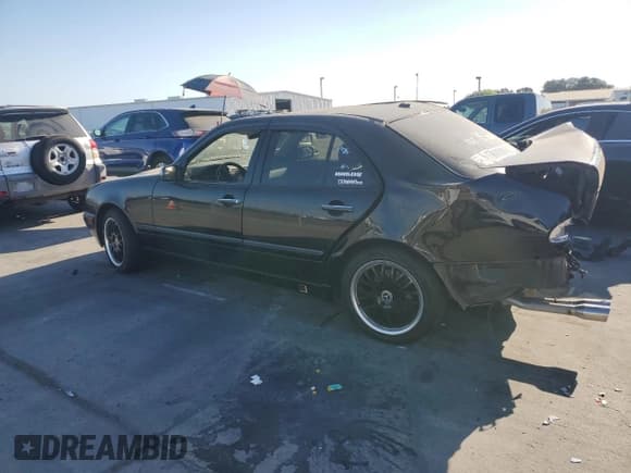 ✅ 2001 Mercedes-Benz E 320 • VIN: WDBJF70J31B204719 • Lot: 70132705. Wystawiony na Copart z przebiegiem Nie podano. Bezpłatny archiwum sprzedaży aukcyjnych z USA i szczegółowy raport historii pojazdu na DreamBid. Zdjęcie 2.