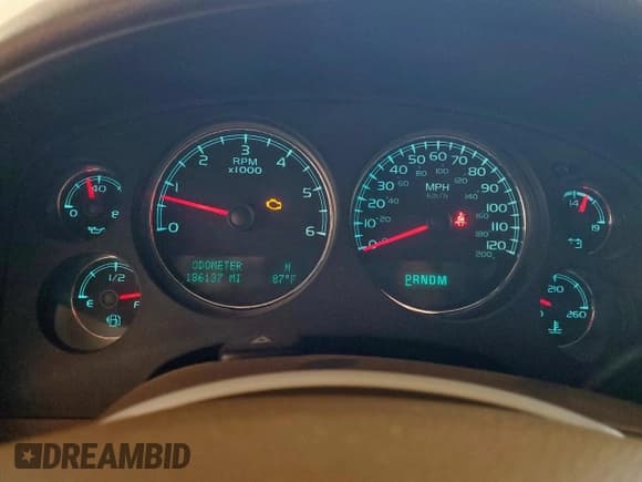 ✅ 2013 Chevrolet Suburban LTZ • VIN: 1GNSCKE08DR377740 • Lot: 61482895. Wystawiony na Copart z przebiegiem 186 137 mil. Bezpłatny archiwum sprzedaży aukcyjnych z USA i szczegółowy raport historii pojazdu na DreamBid. Zdjęcie 9.