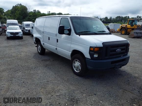 ✅ 2014 Ford Econoline Cargo Commercial • VIN: 1FTNE2EW0EDB19070 • Lot: 43004960. Listed on IAAI with 220,138 mi. Free auction sales archive from the USA and detailed vehicle history report at DreamBid. Image 1.