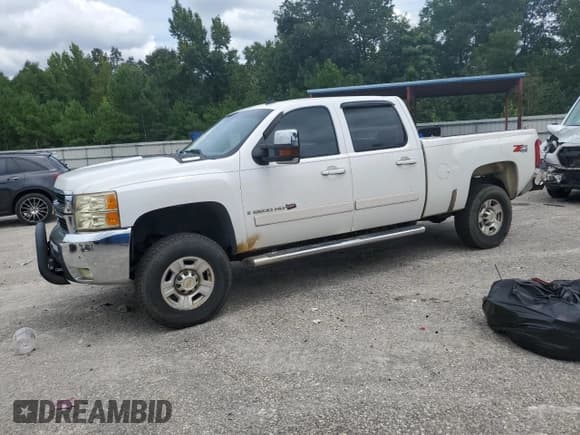 ✅ 2007 Chevrolet Silverado 2500HD 2LT • VIN: 1GCHK23697F536798 • Лот: 67940625. Опубликован ранее на Copart с пробегом 370 465 миль. Бесплатный доступ к архиву аукционных продаж из США и подробный отчёт об истории автомобиля на DreamBid. Изображение 1.