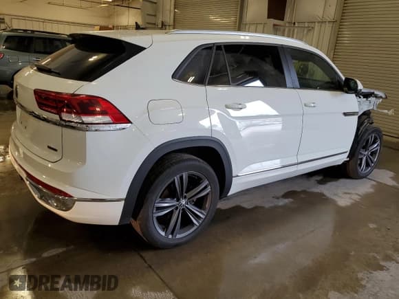 ✅ 2021 Volkswagen Atlas SE • VIN: 1V2RE2CA4MC206191 • Lot: 70581375. Listed on Copart with 82,161 mi. Free auction sales archive from the USA and detailed vehicle history report at DreamBid. Image 3.