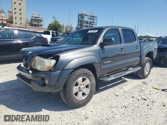 ✅ 2011 Toyota Tacoma • VIN: 5TFLU4EN4BX006729 • Lot: 56919605. Listed on Copart with 392,495 mi. Free auction sales archive from the USA and detailed vehicle history report at DreamBid. Image 1.