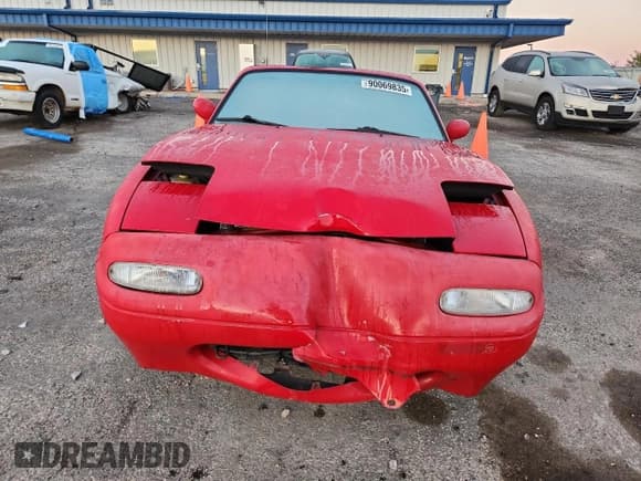 ✅ 1991 Mazda MX-5 Miata Special Edition • VIN: JM1NA3517M1240071 • Lot: 90069835. Listed on Copart with 96,172 mi. Free auction sales archive from the USA and detailed vehicle history report at DreamBid. Image 5.