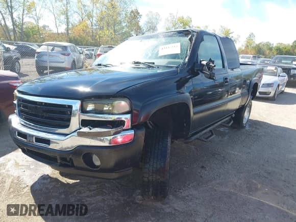✅ 2005 GMC Sierra 1500 SLE • VIN: 1GTEK19B95Z254562 • Lot: 43343813. Listed on IAAI with 205,522 mi. Free auction sales archive from the USA and detailed vehicle history report at DreamBid. Image 2.