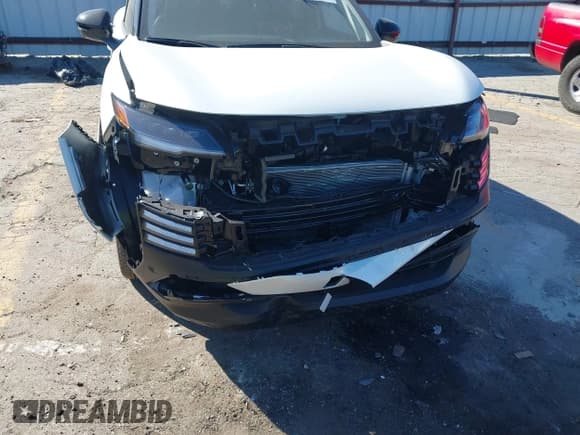 ✅ 2025 Nissan Kicks SR • VIN: 3N8AP6DA2SL439068 • Lot: 43456259. Listed on IAAI with 1,925 mi. Free auction sales archive from the USA and detailed vehicle history report at DreamBid. Image 6.