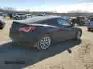 2014 Hyundai Genesis Coupe R-Spec z VIN KMHHT6KD1EU121452, wystawiony jako Copart lot #45922455 z przebiegiem Nie podano mil oraz Szkoda całkowita • Salvage title. Historia ofert i sprzedaży dostępna na DreamBid. Obrazek 3.