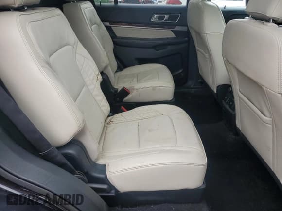 ✅ 2019 Ford Explorer Platinum • VIN: 1FM5K8HT6KGA57340 • Lot: 57038705. Wystawiony na Copart z przebiegiem 83 225 mil. Bezpłatny archiwum sprzedaży aukcyjnych z USA i szczegółowy raport historii pojazdu na DreamBid. Zdjęcie 11.