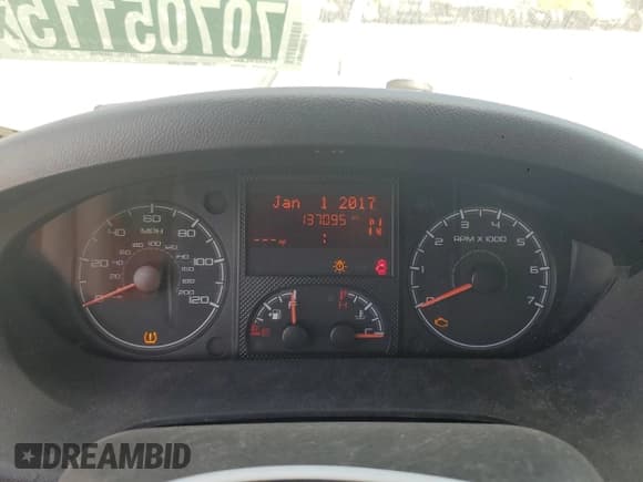 ✅ 2020 Ram ProMaster Cargo • VIN: 3C6URVJG1LE140058 • Lot: 70705115. Wystawiony na Copart z przebiegiem 137 095 mil. Bezpłatny archiwum sprzedaży aukcyjnych z USA i szczegółowy raport historii pojazdu na DreamBid. Zdjęcie 9.