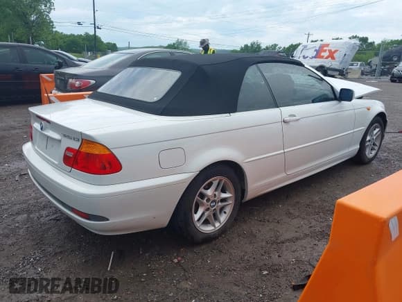✅ 2004 BMW 3 Series 325Ci • VIN: WBABW33414PG97487 • Lot: 42171033. Listed on IAAI with 140,761 mi. Free auction sales archive from the USA and detailed vehicle history report at DreamBid. Image 4.