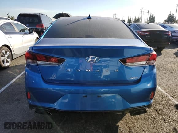 ✅ 2018 Hyundai Sonata Limited • VIN: 5NPE34AF4JH672851 • Lot: 68787602. Listed on Copart with 62,034 mi. Free auction sales archive from the USA and detailed vehicle history report at DreamBid. Image 6.
