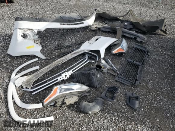 ✅ 2018 Chevrolet Traverse High Country • VIN: 1GNEVKKWXJJ250059 • Лот: 89818415. Опубликован ранее на Copart с пробегом 166 473 миль. Бесплатный доступ к архиву аукционных продаж из США и подробный отчёт об истории автомобиля на DreamBid. Изображение 13.